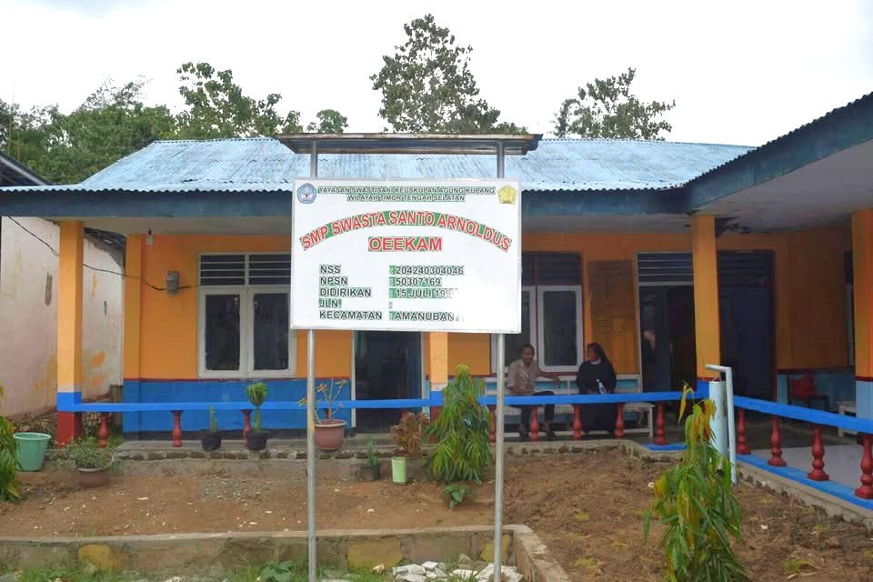Gambar SMPK St. Arnoldus Oeekam